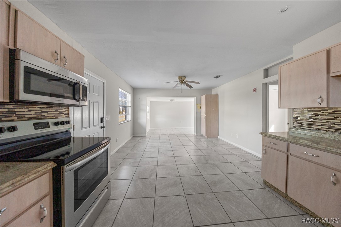 9447 N Milam Way, Citrus Springs, Florida image 5