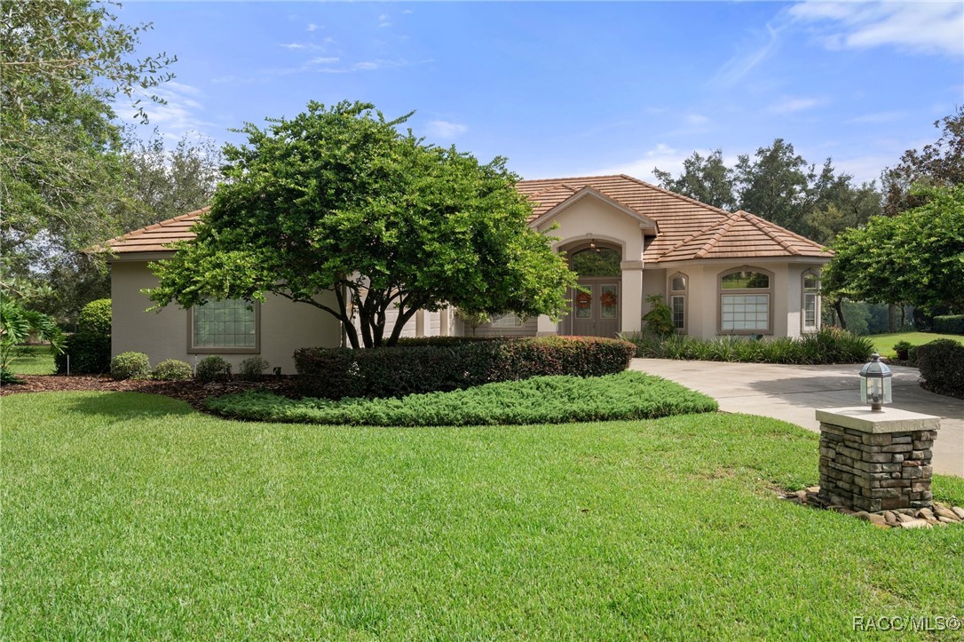 2681 N Carnoustie Loop, Lecanto, Florida image 1