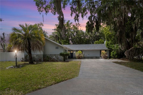 Homes For Sale - 260 SE 16th Terrace<br/> Citrus County, Crystal River, FL 34429
