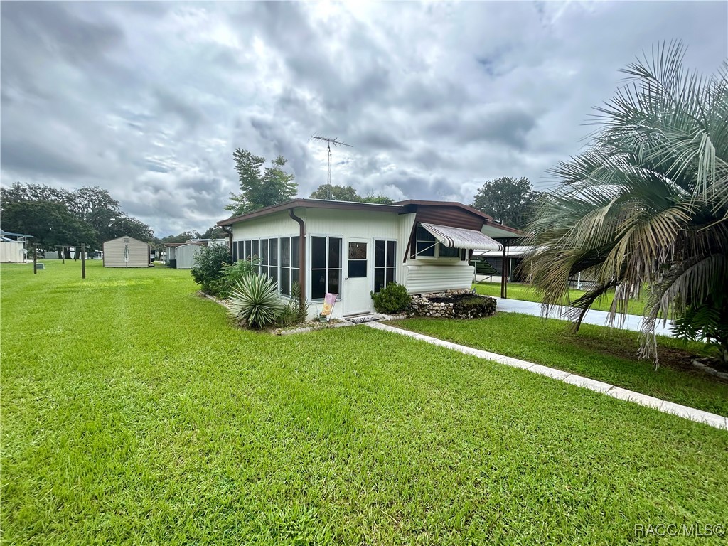 5131 S Castlelake Avenue, Floral City, Florida image 5