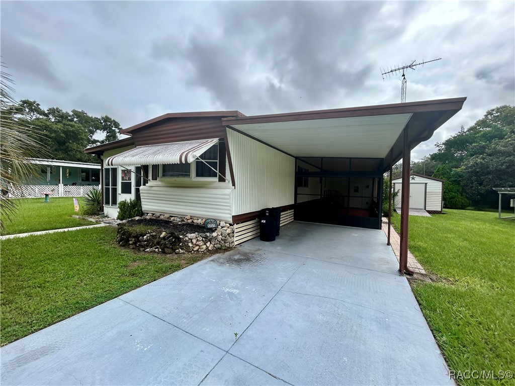 5131 S Castlelake Avenue, Floral City, Florida image 4