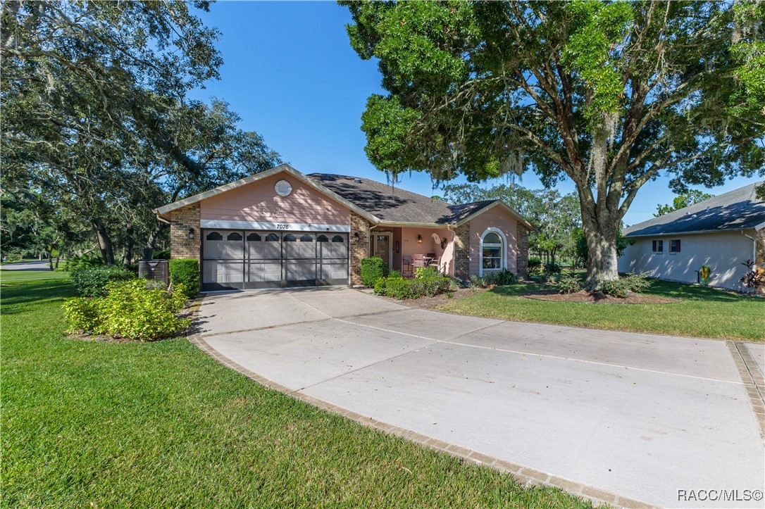 7076 Pond View Court, Spring Hill, Florida image 5