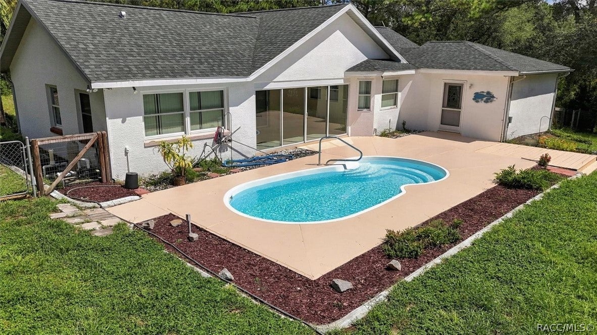 1950 W Tall Oaks Drive