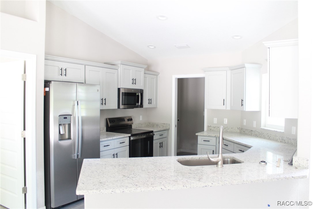 8768 N Hasting Drive, Citrus Springs, Florida image 4
