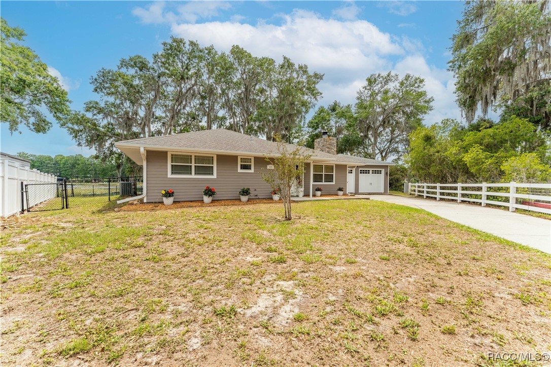 525 Elm Court, Inverness, Florida image 2