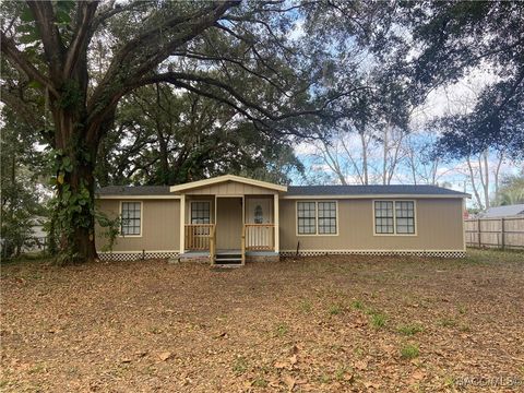 A home in Ocklawaha