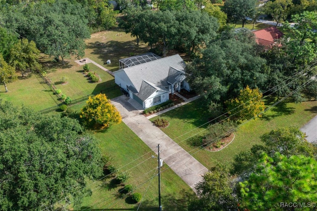 2231 W Beaumont Lane