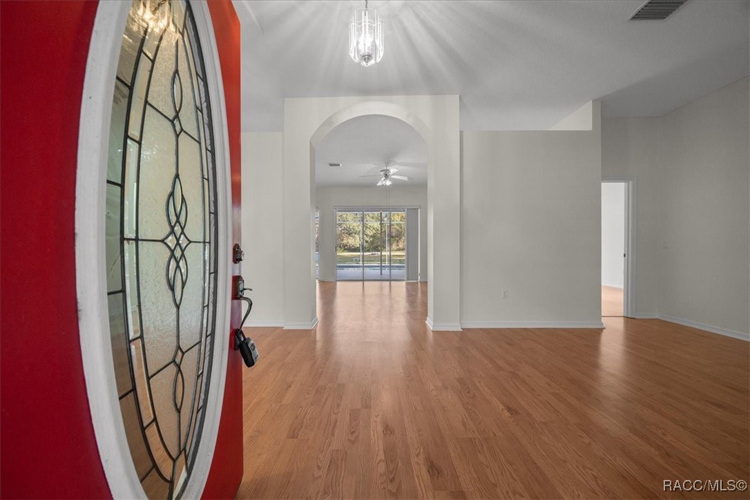 2231 W Beaumont Lane