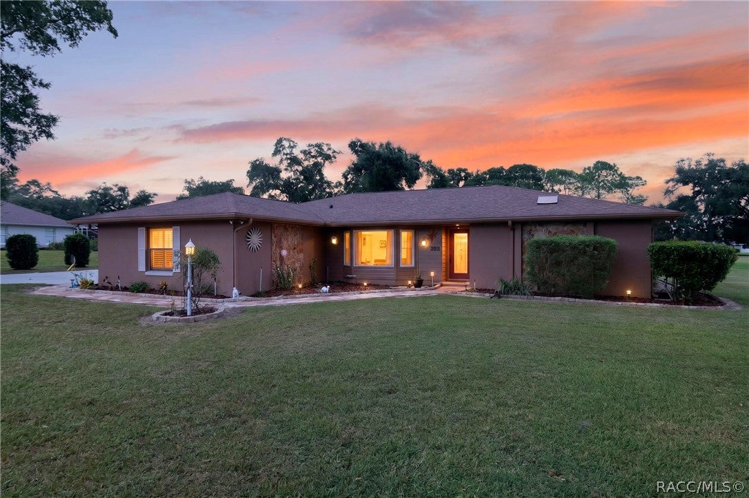 205 E Falconry Court