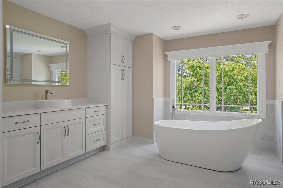 Beverly Hills, Florida 34465, United States, 5 Bedrooms Bedrooms, ,6 BathroomsBathrooms,Residential,Active,154418