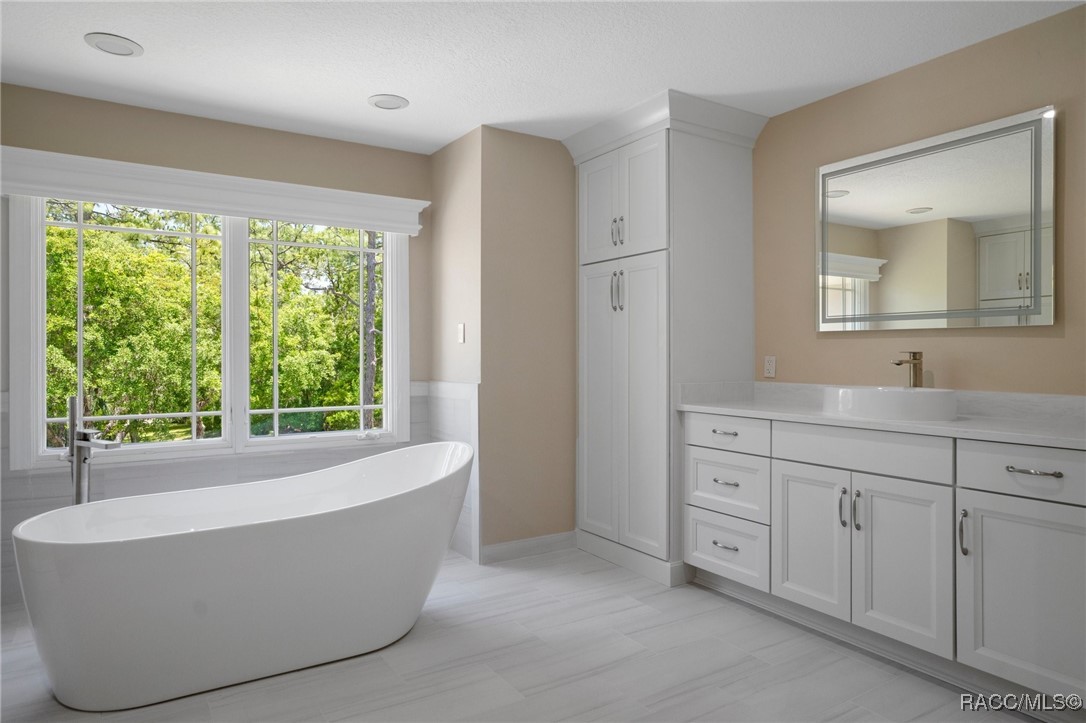 Beverly Hills, Florida 34465, United States, 5 Bedrooms Bedrooms, ,6 BathroomsBathrooms,Residential,Active,154418