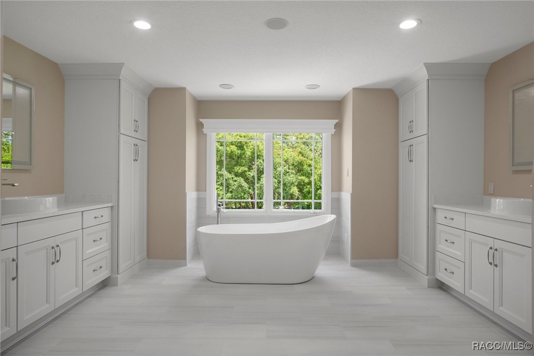 Beverly Hills, Florida 34465, United States, 5 Bedrooms Bedrooms, ,6 BathroomsBathrooms,Residential,Active,154418