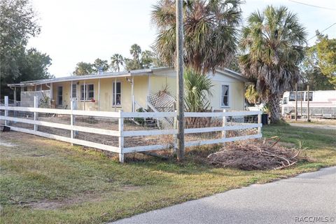 Mobile Home For Sale - 2160 S Gulfwater Point<br/> Crystal River, FL 34429