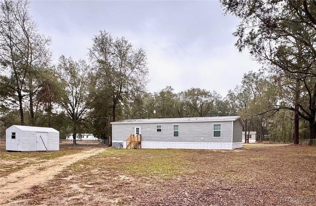 10361 NE 70th Lane, Bronson, Florida image 3