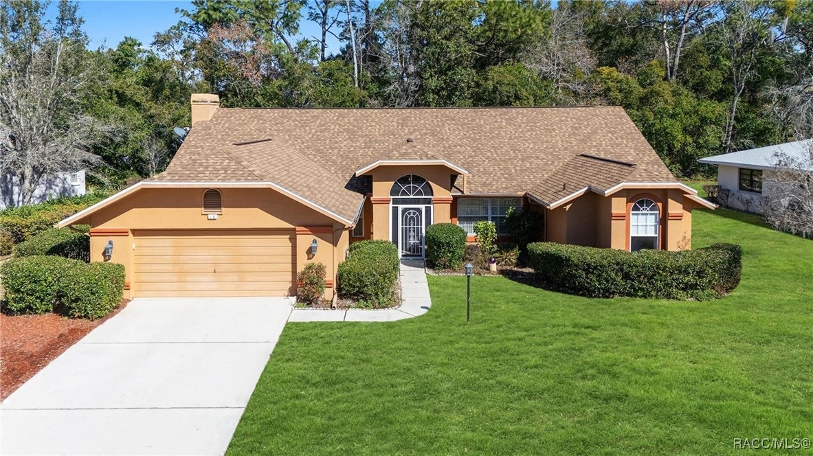18 Douglas Street, Homosassa, Florida image 1