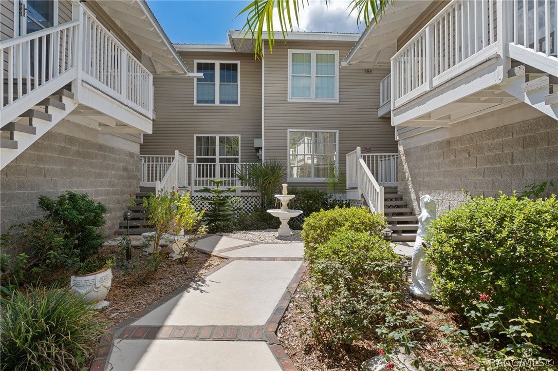 183 NW Baypath Drive