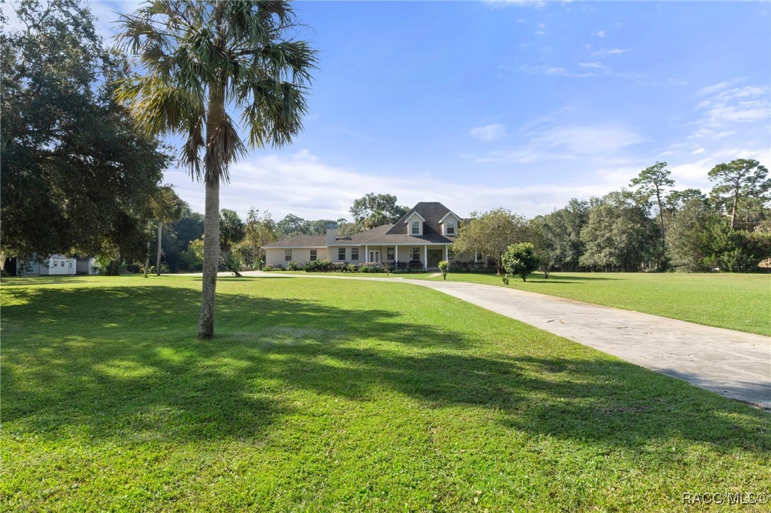 10264 W Springtree Lane, Crystal River, Florida image 1