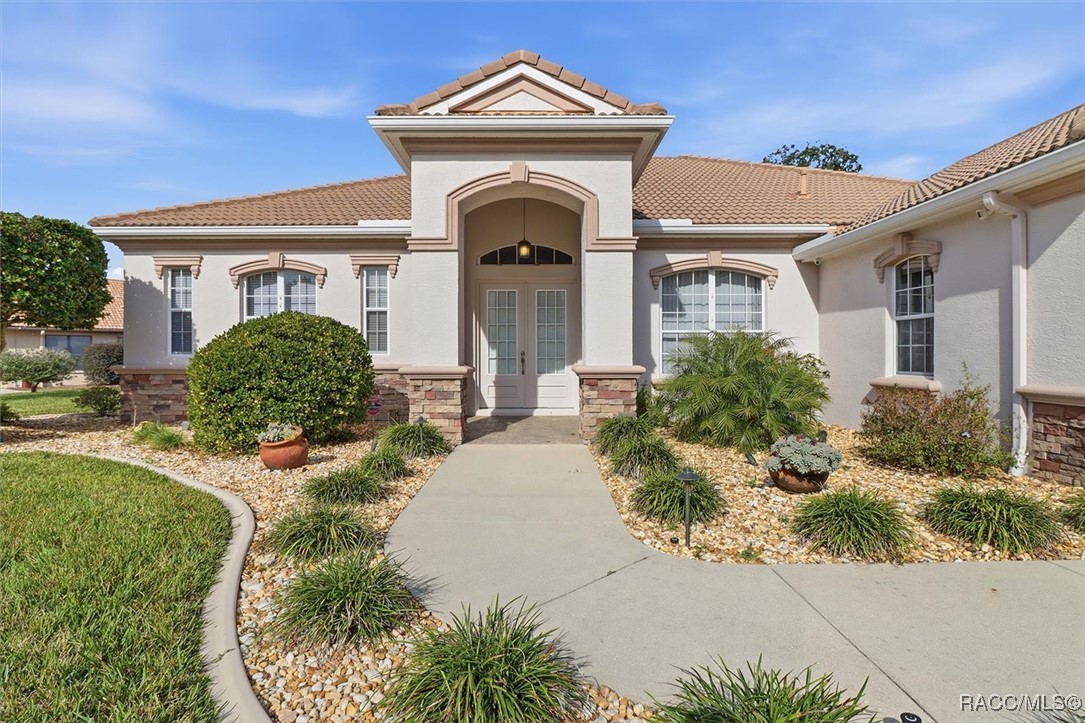 1165 W Beagle Run Loop