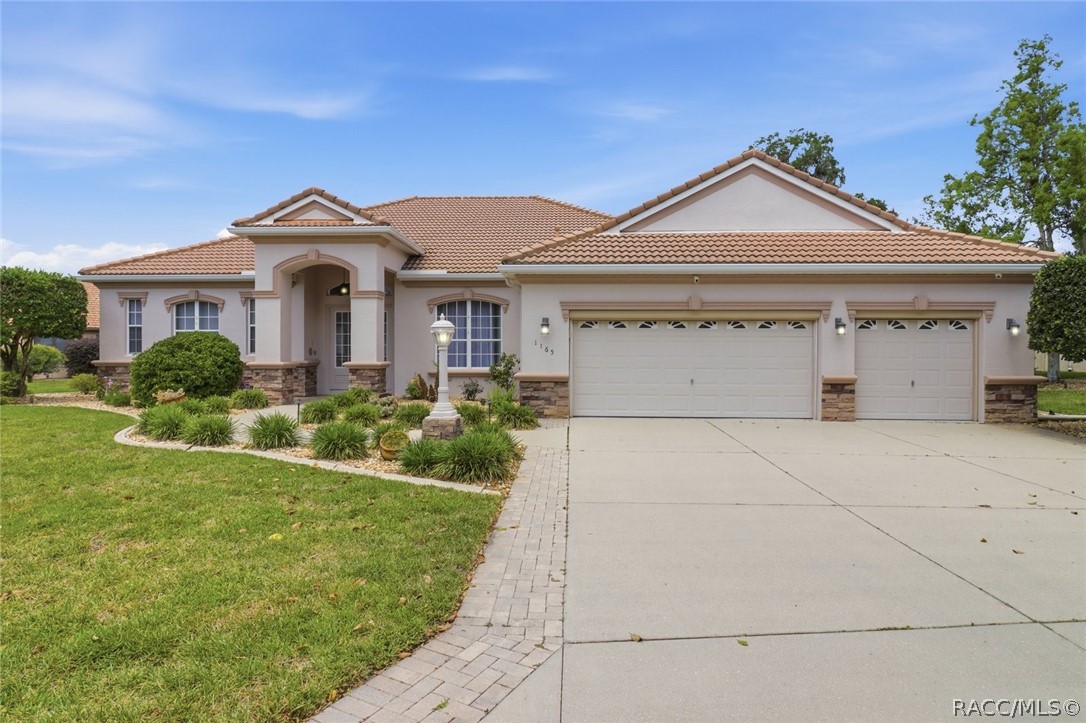 1165 W Beagle Run Loop