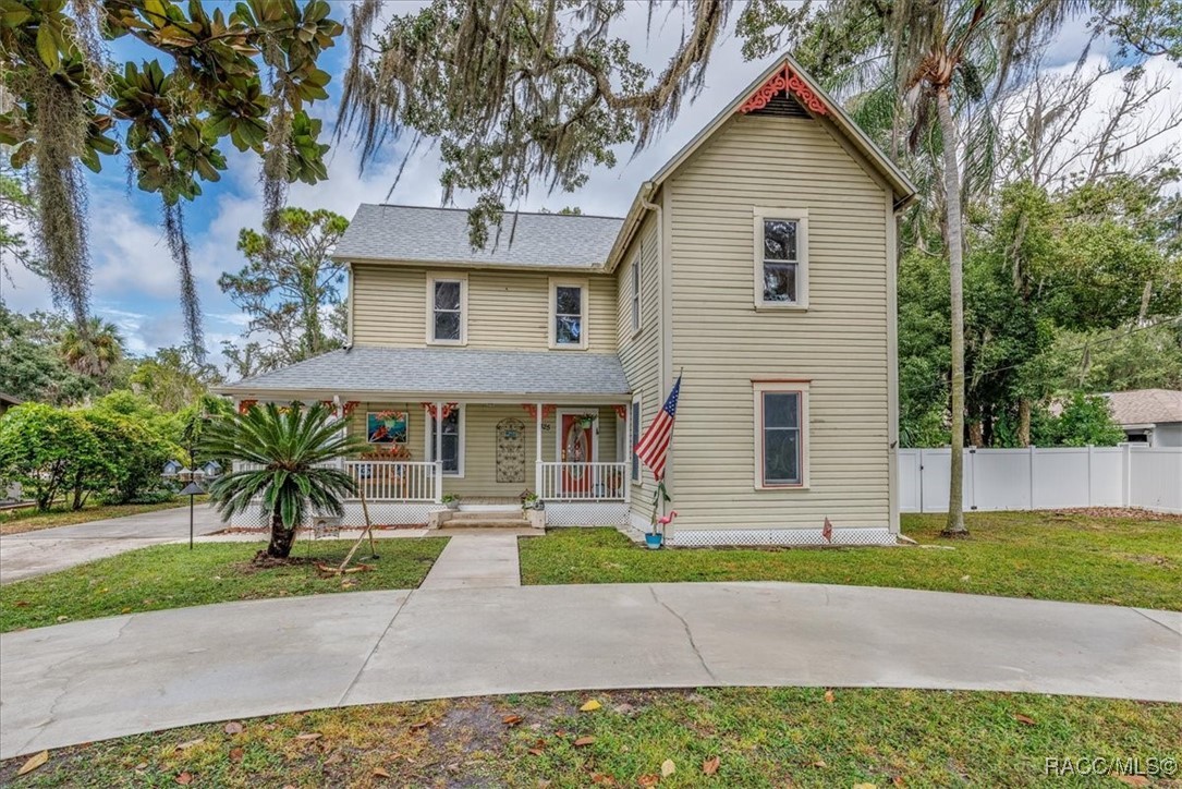 325 NE Crystal Street