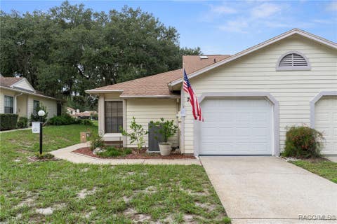 Homes For Sale - 76 S Heron Creek Loop<br/> Inverness, FL 34450