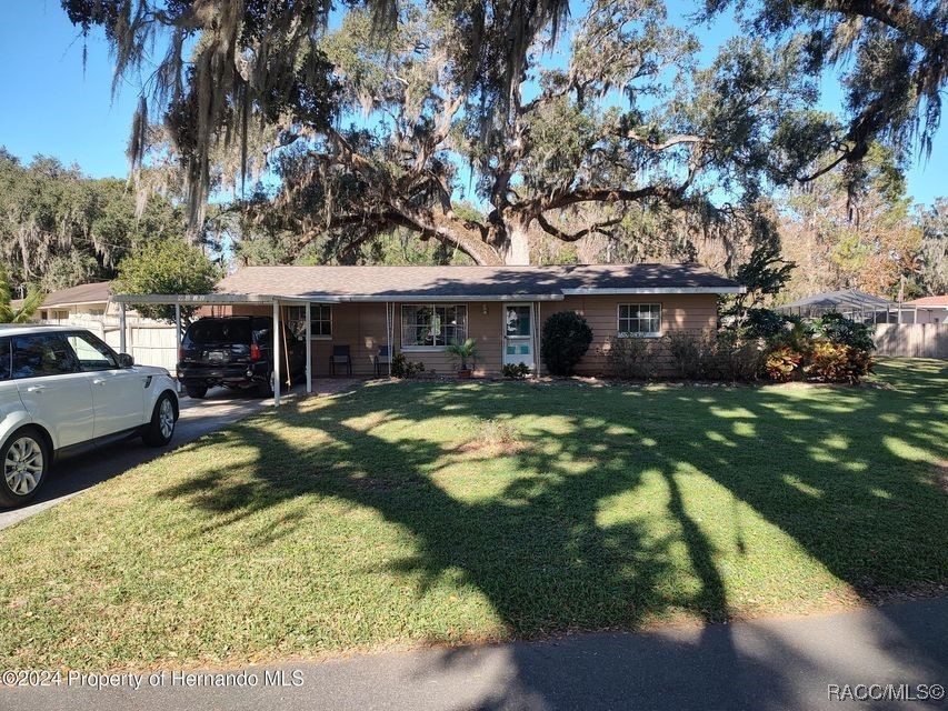 9411 E Tsala Apopka Drive, Floral City, Florida image 1
