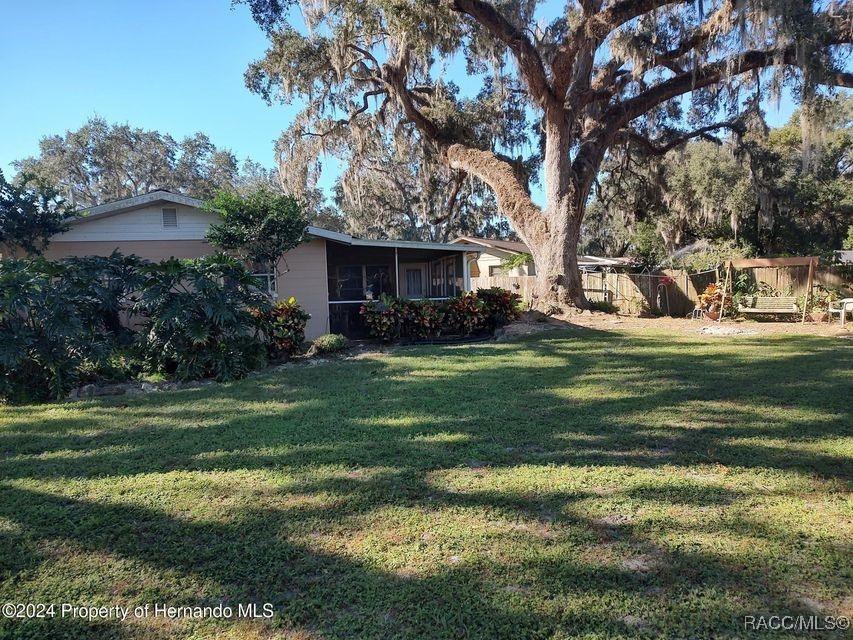 9411 E Tsala Apopka Drive, Floral City, Florida image 3