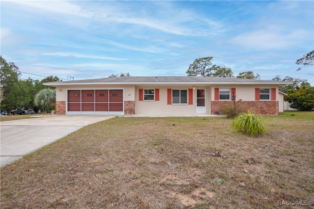 925 Palm Avenue, Inverness, Florida image 1