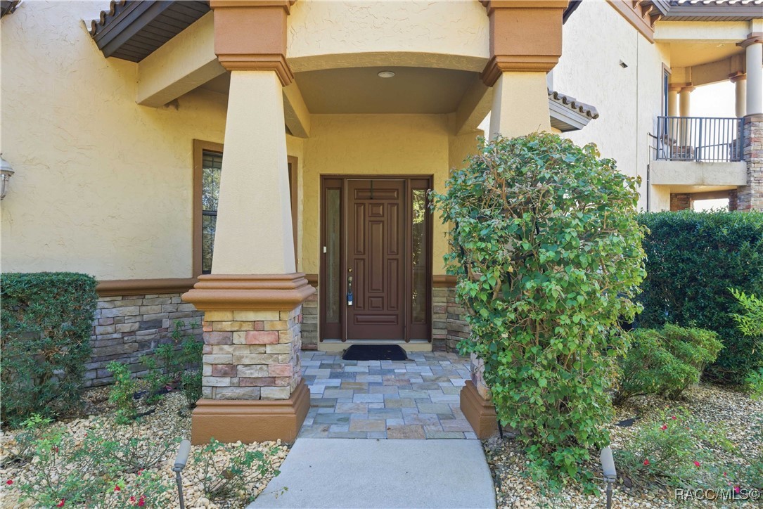 1141 W Pointe Vista Path