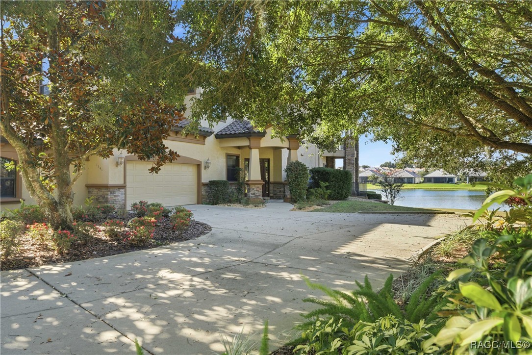 1141 W Pointe Vista Path