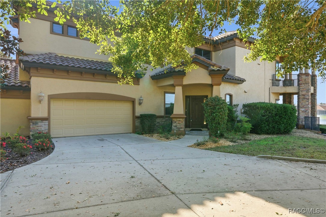 1141 W Pointe Vista Path