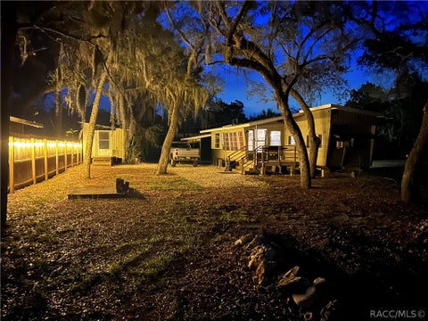 Mobile Home For Sale - 14272 W Sutton Court<br/> Citrus County, Crystal River, FL 34429