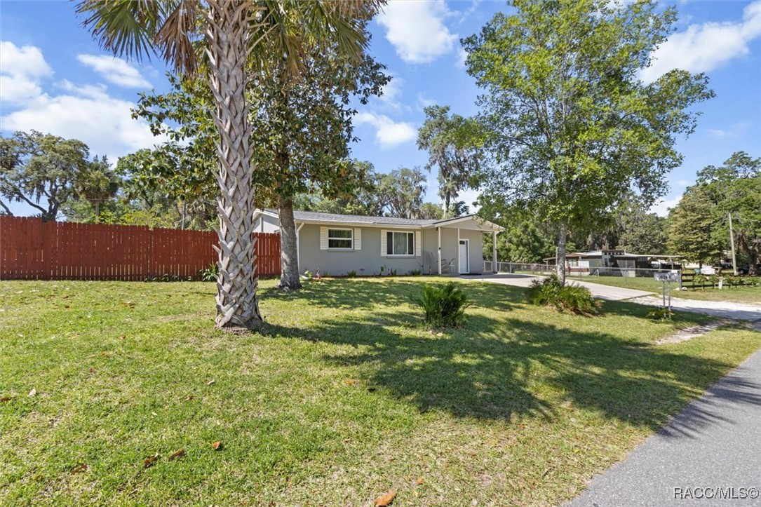 6264 W Arter Street, Crystal River, Florida image 2