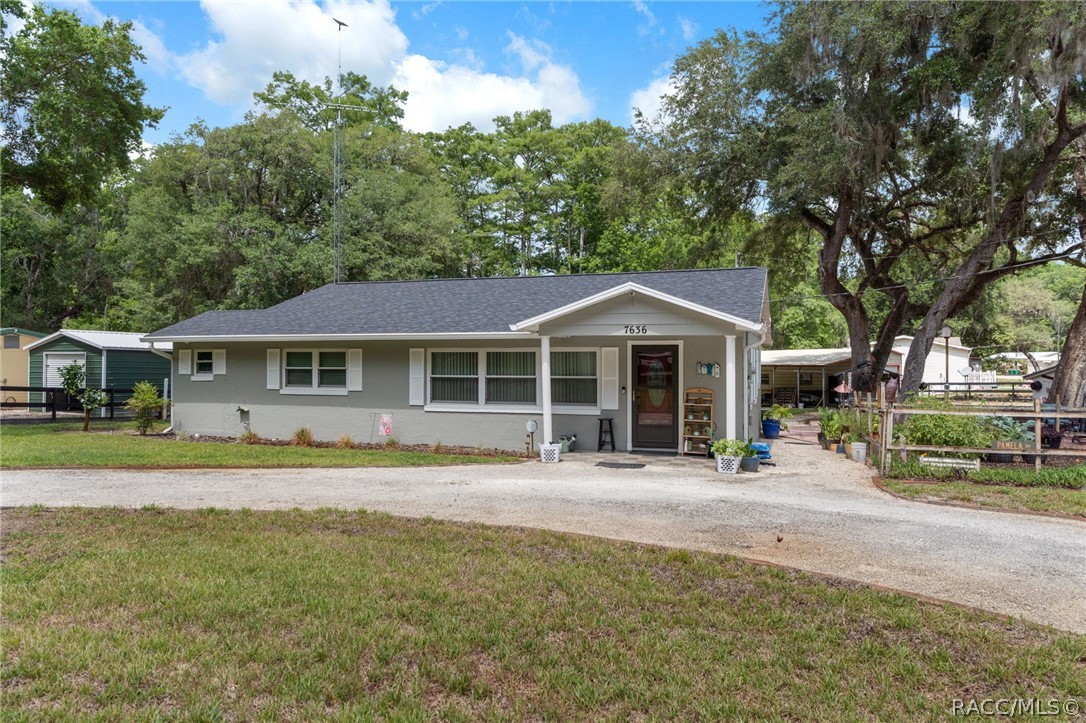 7636 S Four Oaks Drive