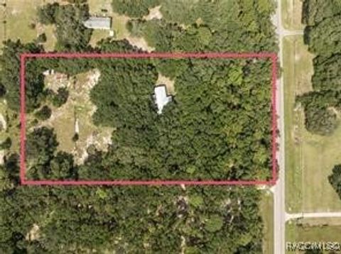 Homes For Sale - 2946 SE 21st Avenue<br/> Sumterville, FL 33585