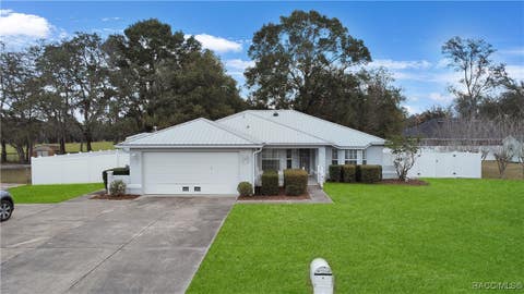 Homes For Sale - 9021 SE 155th Place<br/> Summerfield, FL 34491
