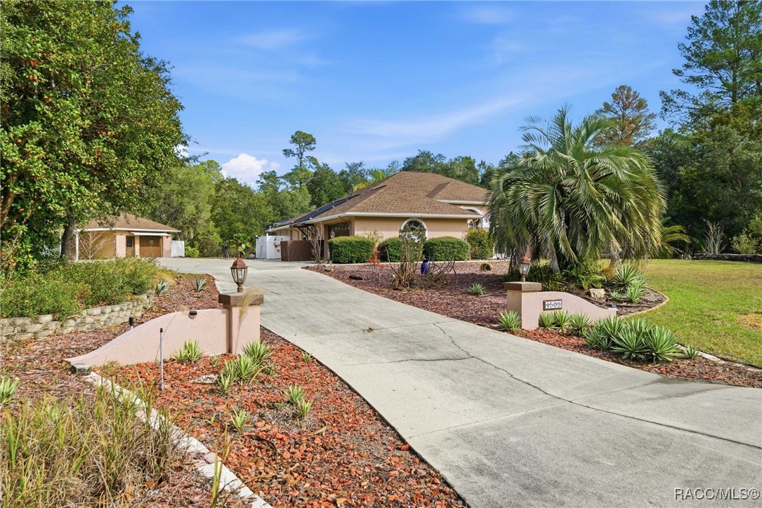 4505 W Maverick Court