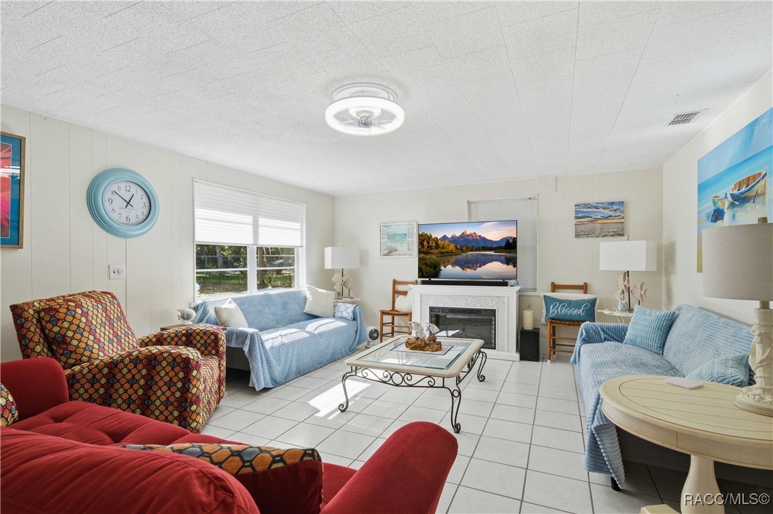 Crystal River, Florida 34428, United States, 4 Bedrooms Bedrooms, ,3 BathroomsBathrooms,Residential,Active,257362