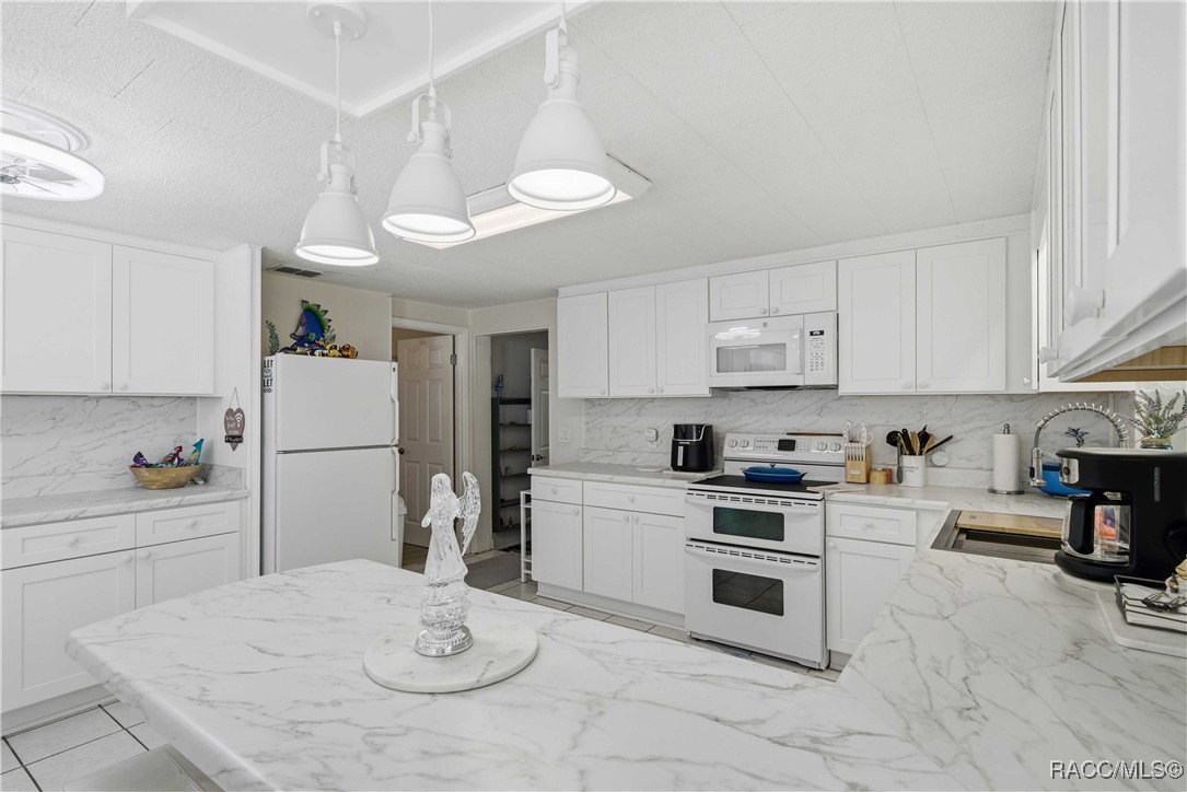 Crystal River, Florida 34428, United States, 4 Bedrooms Bedrooms, ,3 BathroomsBathrooms,Residential,Active,257362