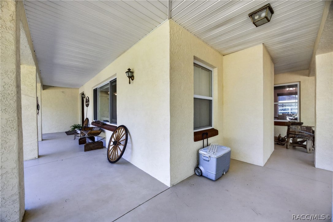 2702 E Possum Court