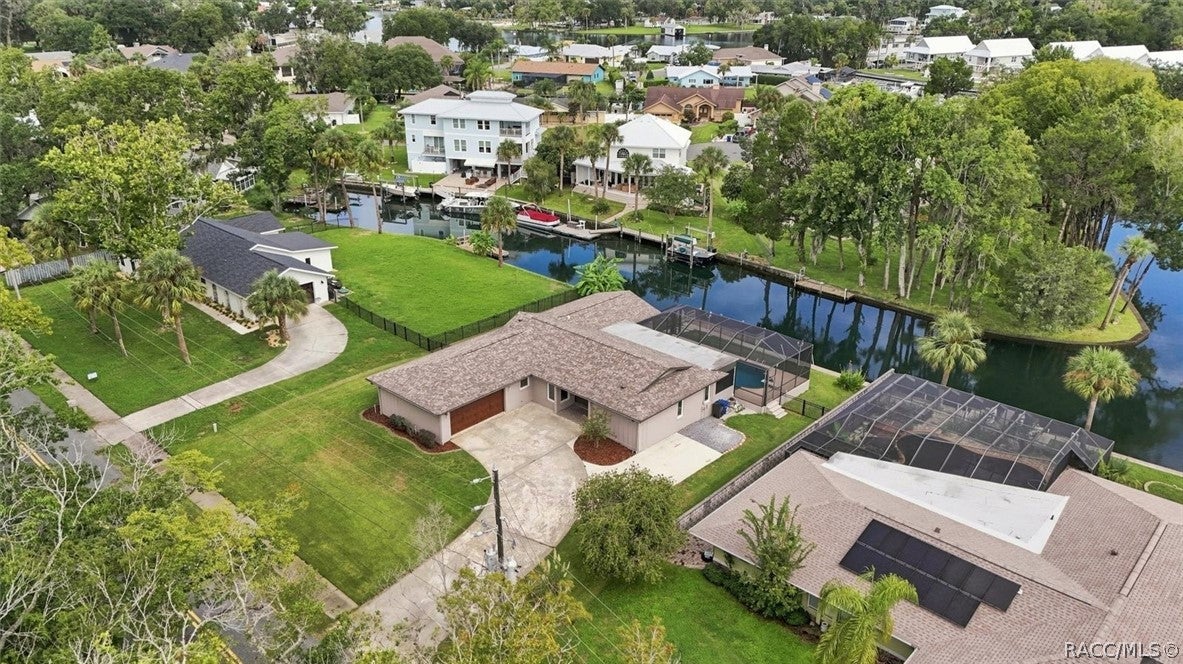 220 SE Kings Bay Drive