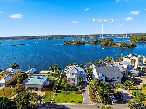 1242 N Circle Crystal River FL 34429