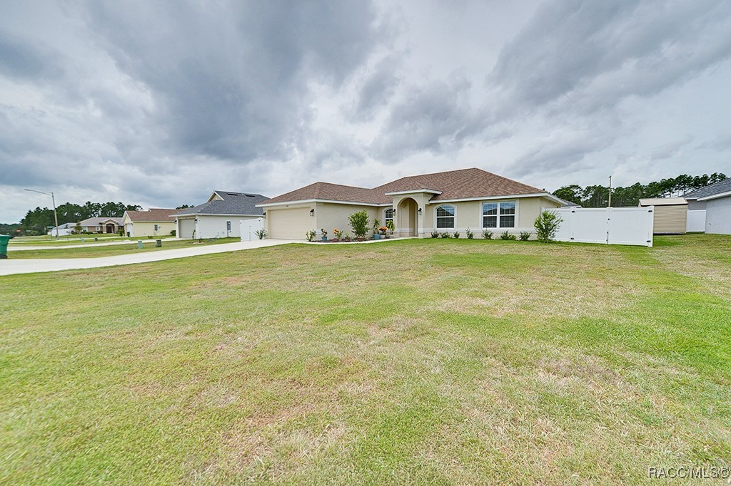 8330 N India Way, Citrus Springs, New York image 2