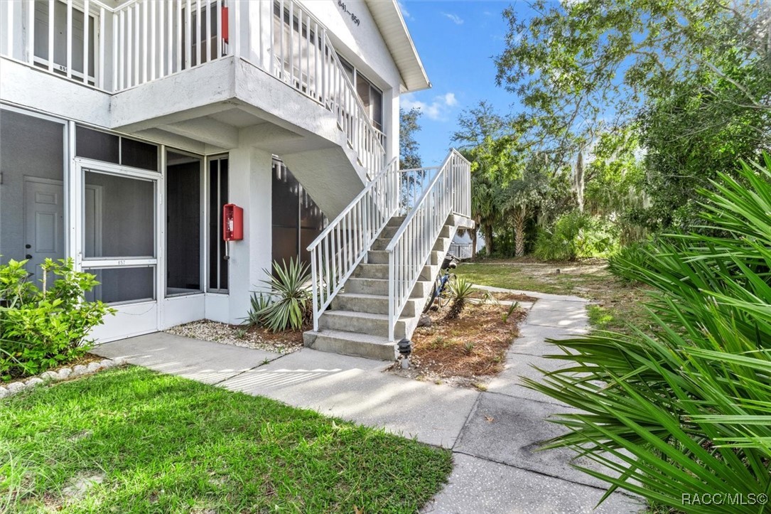 843 SE Mayo Drive, Crystal River, Florida image 3