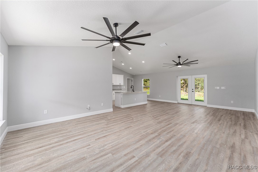 2879 W Rutland Drive
