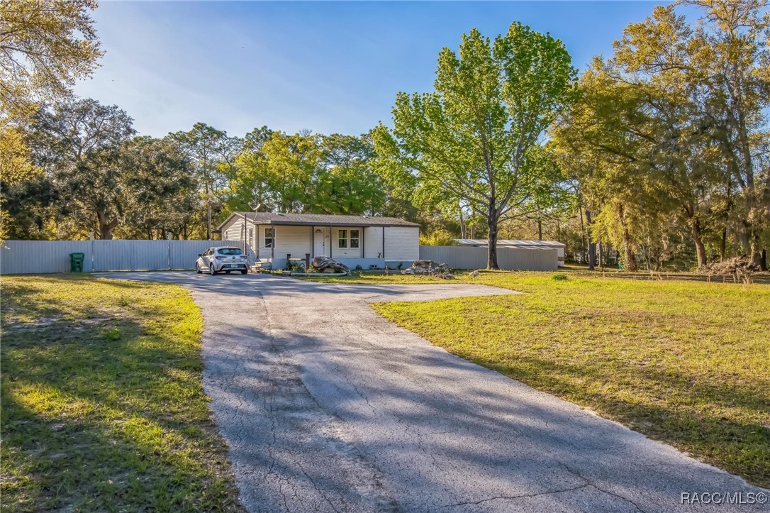 2276 N Reynolds Avenue, Crystal River, Florida image 1
