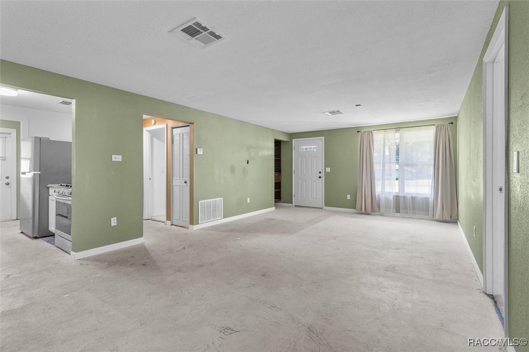 9324 N Citrus Springs Boulevard, Citrus Springs, New York image 9