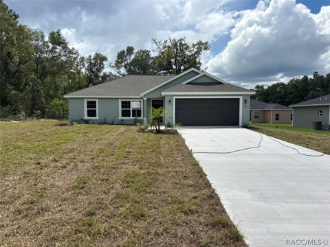 Homes For Sale - 2170 W G Martinelli Boulevard<br/> Dunnellon, FL 34434