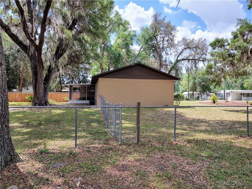 7031 S Baker Avenue, Floral City, Florida image 9