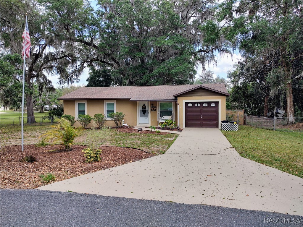 7031 S Baker Avenue, Floral City, Florida image 2